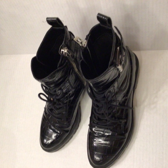 Dolce Vita Paxton Ankle Boots, Size 8 - Picture 3 of 10